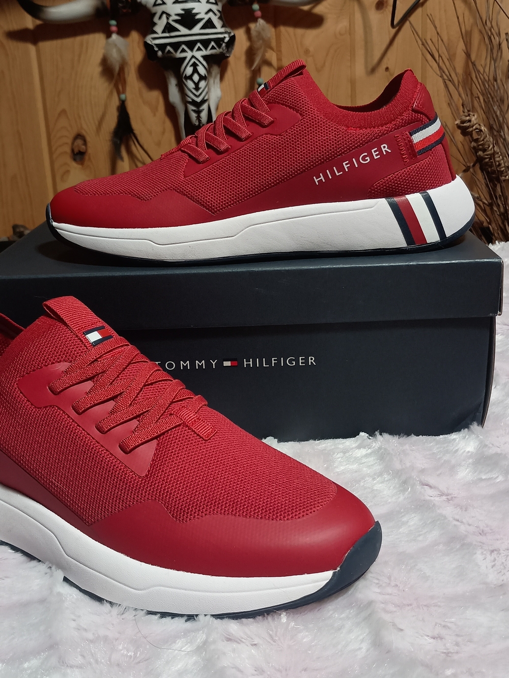 NIB Tommy Hilfiger Red Knit Low-Top Sneakers with White Sole and Flag Detail 8.5